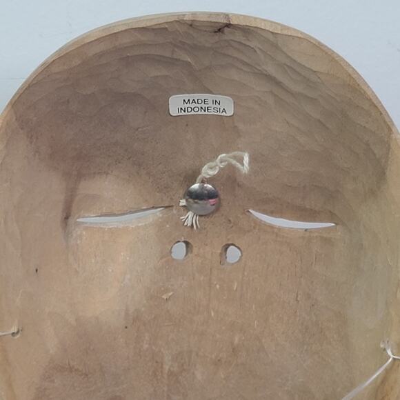 Hibiscus Wood Carved Mask Indonesia Silence Shh Emotion Theatric Face - Picture 4 of 8